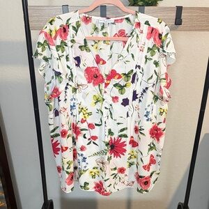 Women size 1X Floral Women's Top - White and Red